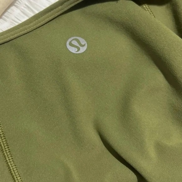 Lululemon Align tee Green Slim fit Cropped length Nulu Sz 2 - Picture 3 of 6